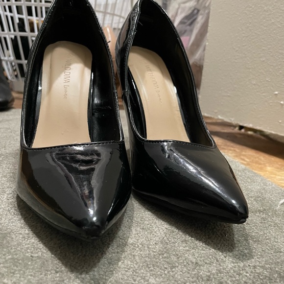 Wild Diva Black Leather Heels - Picture 2 of 9